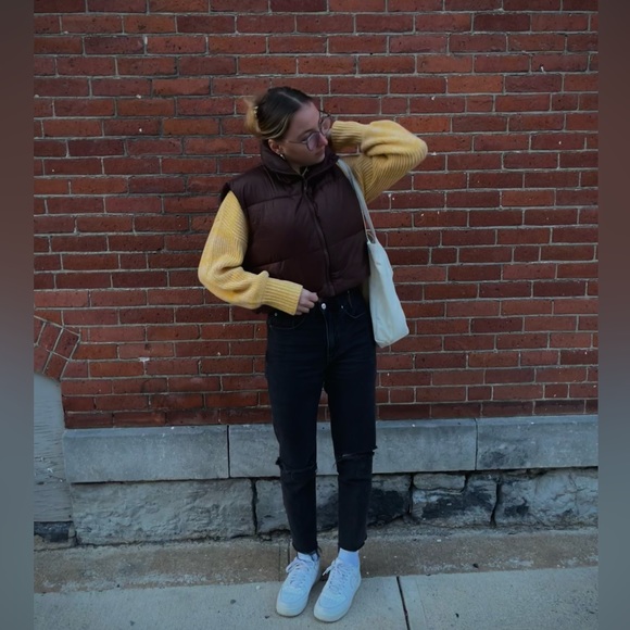 Meet your Posher, Angelina - Picture 2 of 3